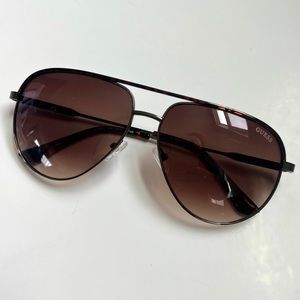 Guess Tortoise Pilot Aviator Black Frame Brown Gradient Lens